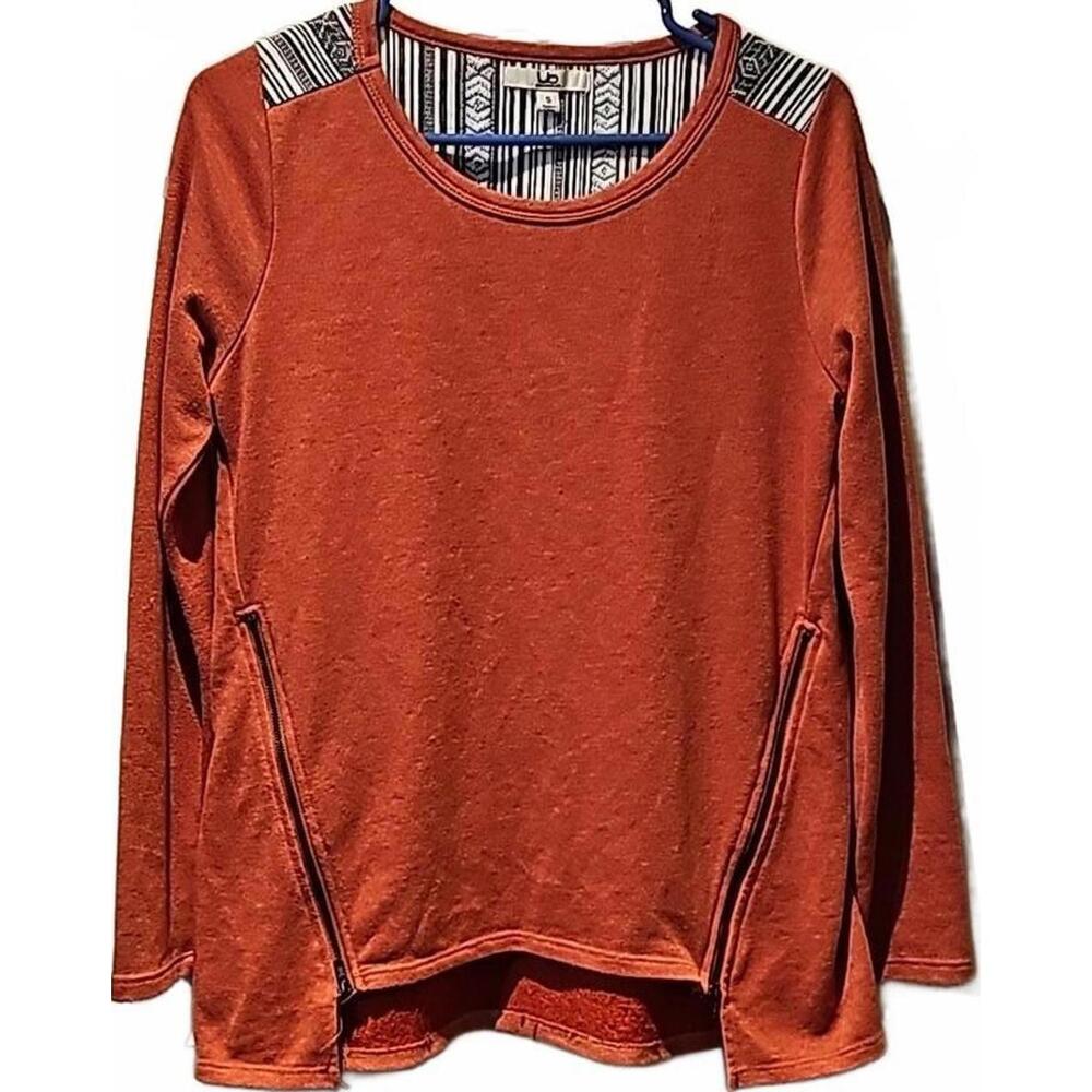 YA Los Angeles  long sleeve top. Size s
